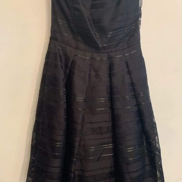 [WHBM] Black Striped Sheer Strapless Dress - 4 - Picture 3 of 4